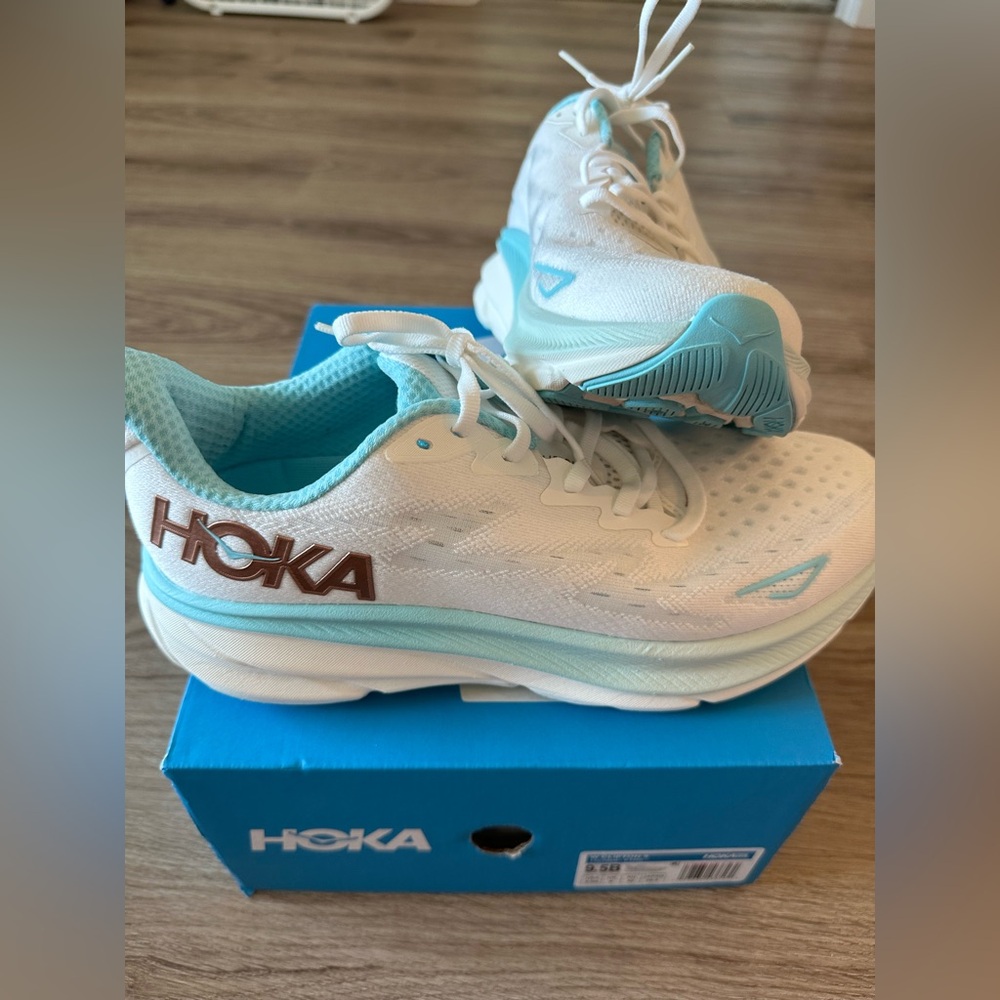HOKA Clifton 9 Frost/Rose Gold Women’s Size 9.5B